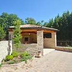 Elia Apartament *